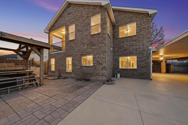 8215 Nerisa Court SW, Albuquerque, NM 87121