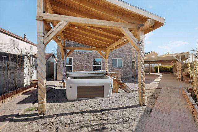 8215 Nerisa Court SW, Albuquerque, NM 87121