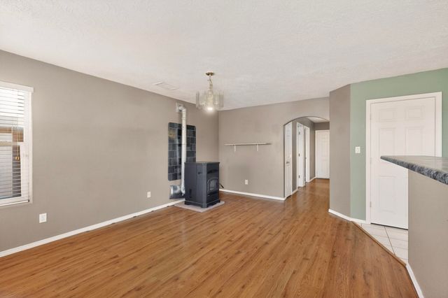 8215 Nerisa Court SW, Albuquerque, NM 87121