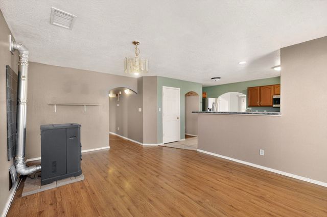 8215 Nerisa Court SW, Albuquerque, NM 87121