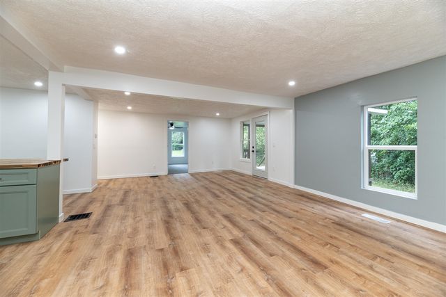 7400 N Riverview Drive, Kalamazoo, MI 49004