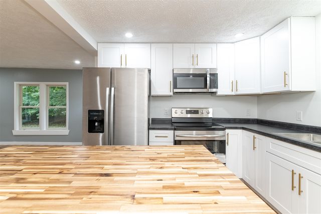 7400 N Riverview Drive, Kalamazoo, MI 49004