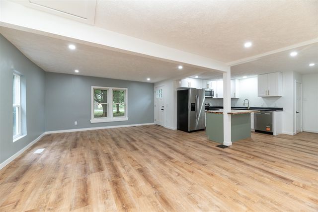 7400 N Riverview Drive, Kalamazoo, MI 49004