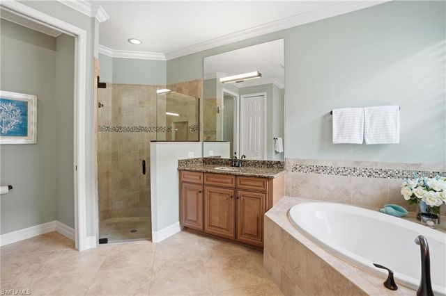 3054 Aviamar CIR, Naples, FL 34114