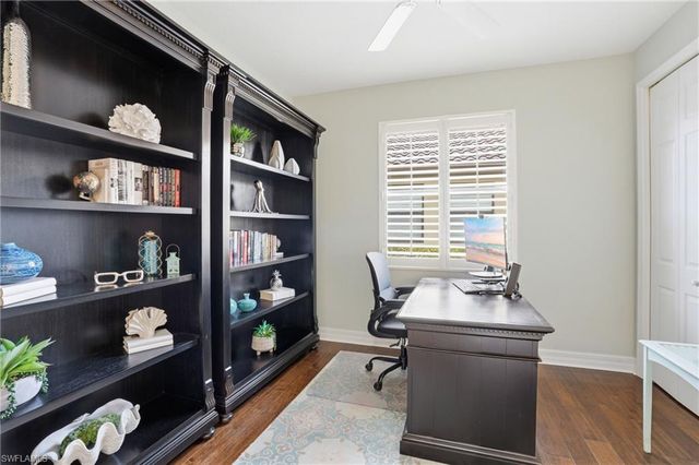 3054 Aviamar CIR, Naples, FL 34114