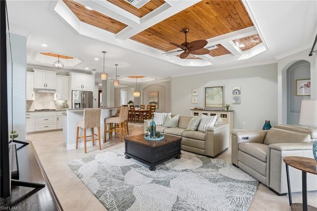 3054 Aviamar CIR, Naples, FL 34114