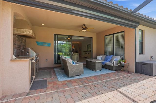 3054 Aviamar CIR, Naples, FL 34114