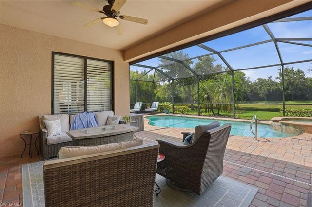 3054 Aviamar CIR, Naples, FL 34114