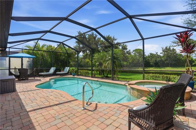 3054 Aviamar CIR, Naples, FL 34114