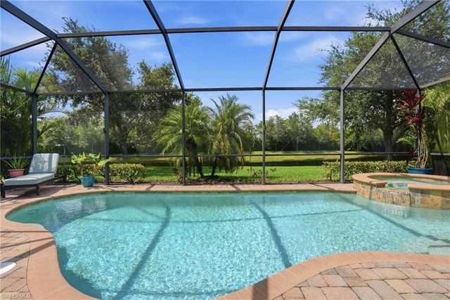 3054 Aviamar CIR, Naples, FL 34114