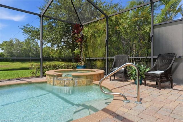 3054 Aviamar CIR, Naples, FL 34114