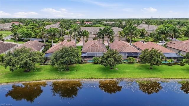 3054 Aviamar CIR, Naples, FL 34114