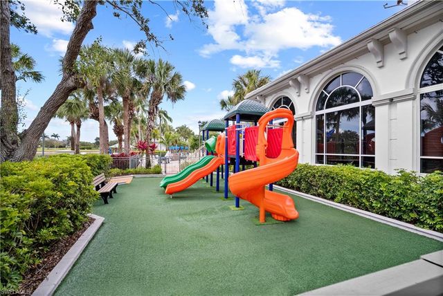 3054 Aviamar CIR, Naples, FL 34114