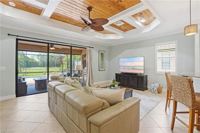 3054 Aviamar CIR, Naples, FL 34114