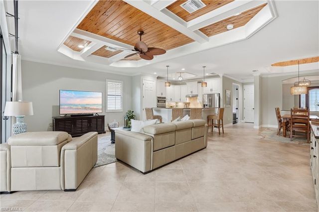 3054 Aviamar CIR, Naples, FL 34114