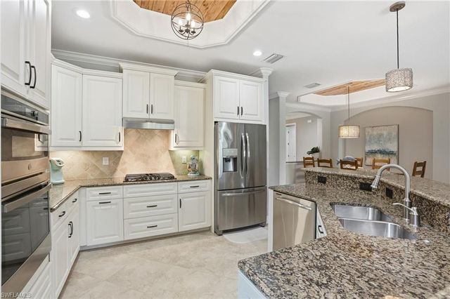 3054 Aviamar CIR, Naples, FL 34114