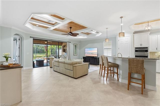 3054 Aviamar CIR, Naples, FL 34114