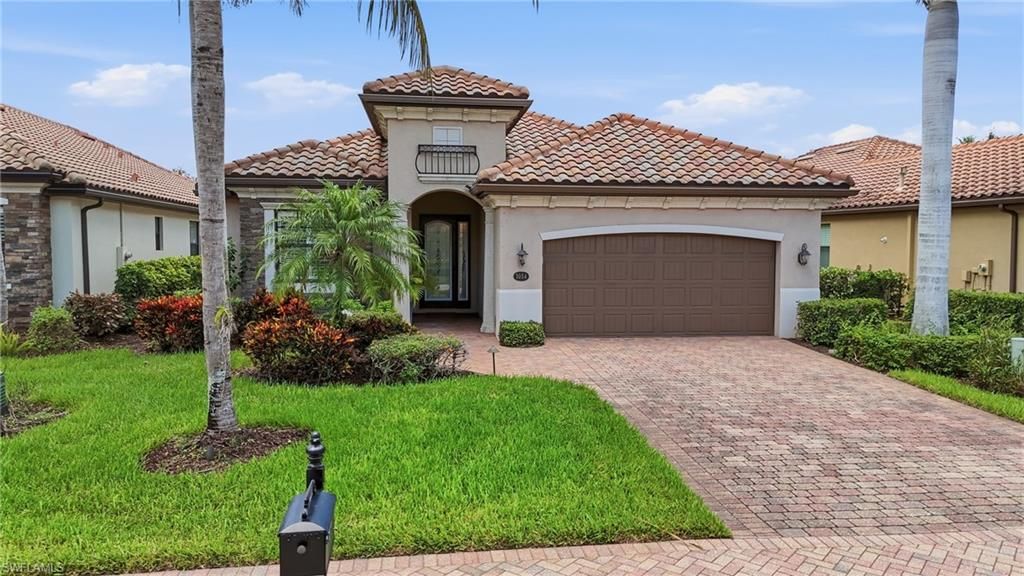 3054 Aviamar CIR, Naples, FL 34114