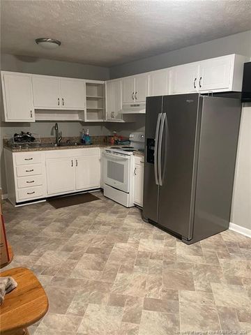 1608 Grandview Drive, Fayetteville, NC 28314