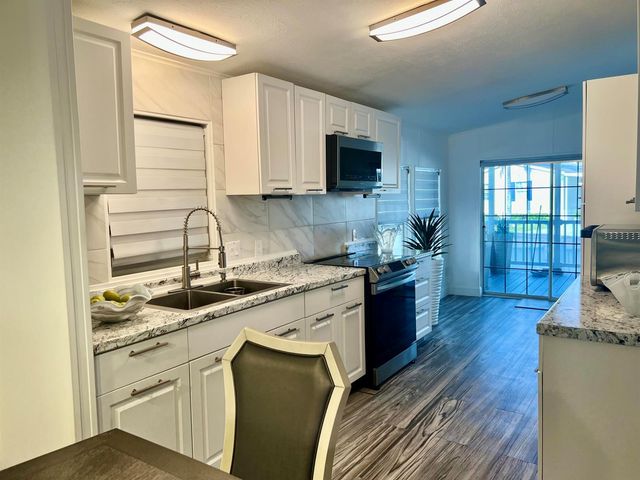 6940 NW 44th Avenue Lot E-07, Coconut Creek, FL 33073