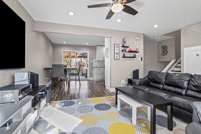 417 Glenys Drive, Lemont, IL 60439