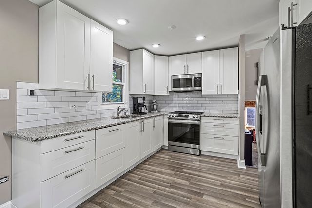 417 Glenys Drive, Lemont, IL 60439