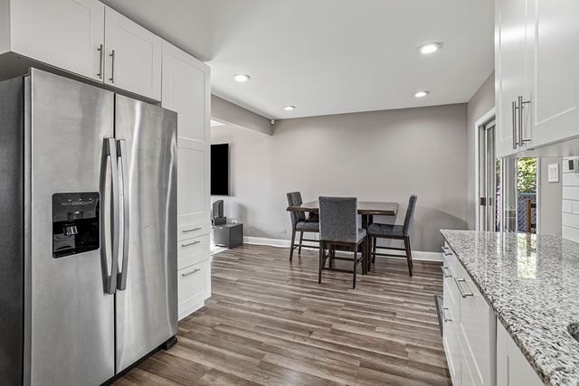 417 Glenys Drive, Lemont, IL 60439