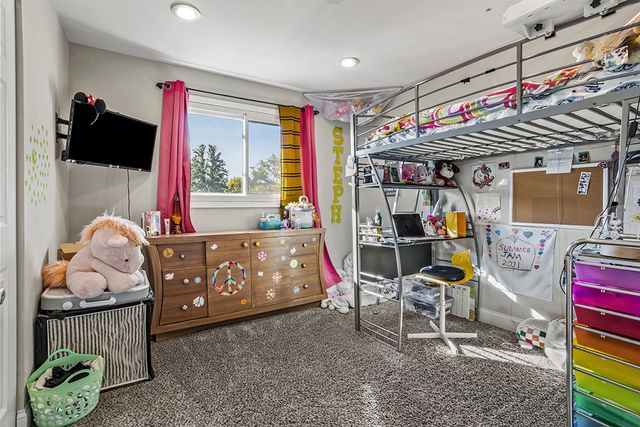 417 Glenys Drive, Lemont, IL 60439