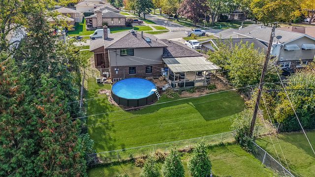 417 Glenys Drive, Lemont, IL 60439