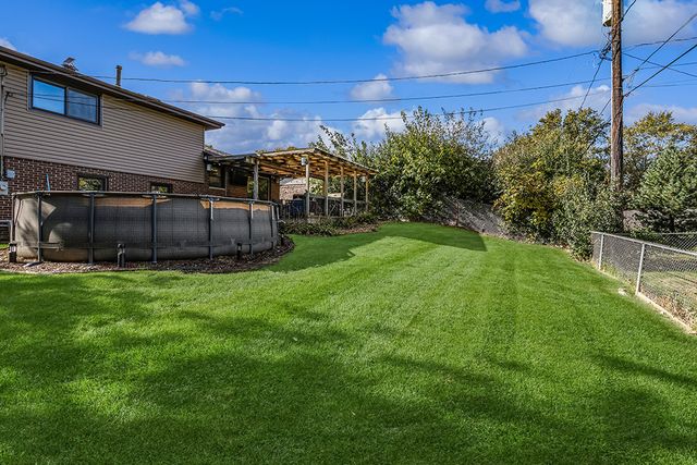 417 Glenys Drive, Lemont, IL 60439