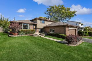 417 Glenys Drive, Lemont, IL 60439