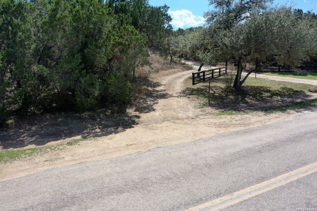 551 Elm Valley, Bulverde, TX 78163