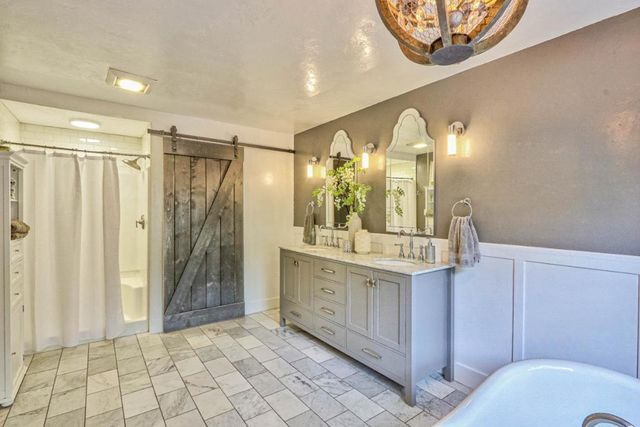 180 San Benancio Road, Salinas, CA 93908