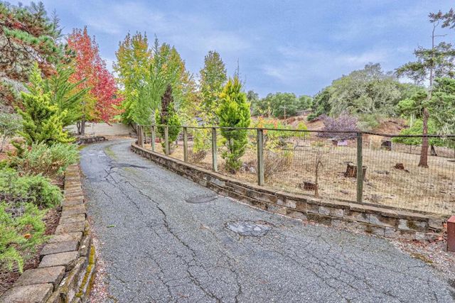 180 San Benancio Road, Salinas, CA 93908