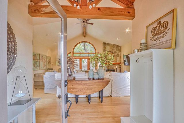 180 San Benancio Road, Salinas, CA 93908