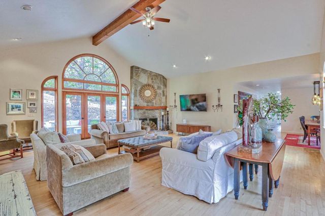 180 San Benancio Road, Salinas, CA 93908