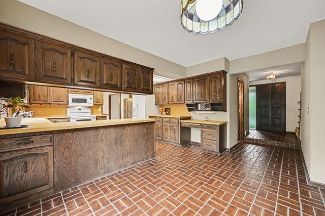 203 Belmont Court, Apple Valley, MN 55124
