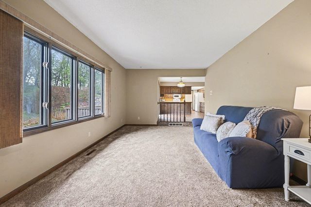 203 Belmont Court, Apple Valley, MN 55124