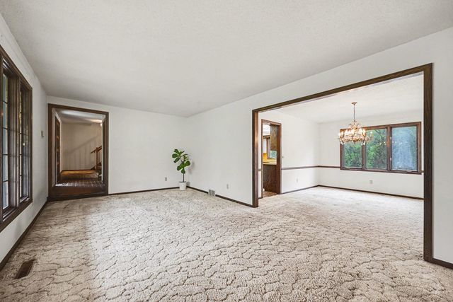 203 Belmont Court, Apple Valley, MN 55124