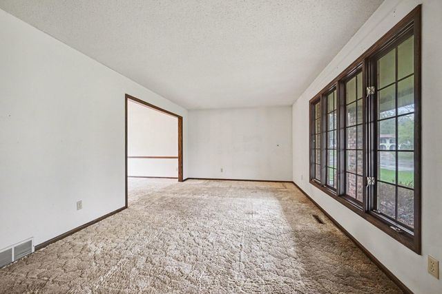 203 Belmont Court, Apple Valley, MN 55124