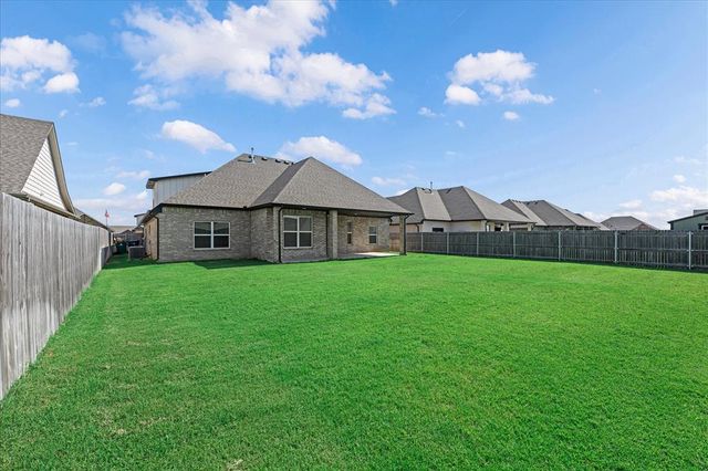 13513 NW 1st Street, Yukon, OK 73099