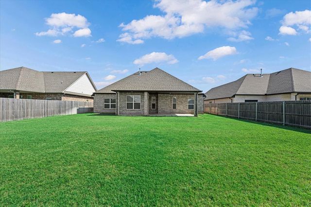 13513 NW 1st Street, Yukon, OK 73099