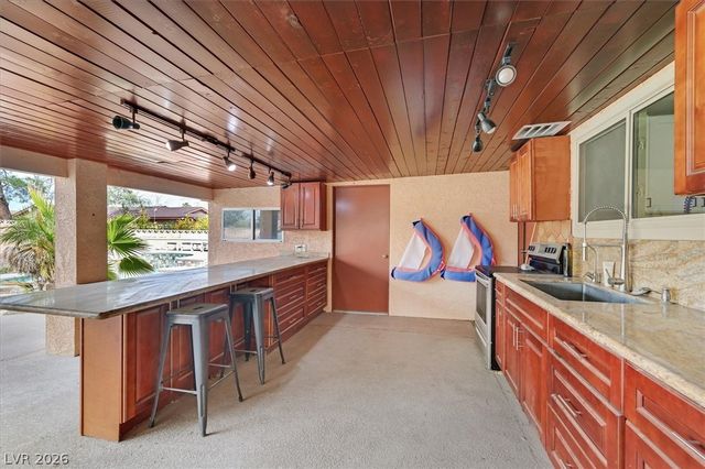 6304 Jennifer Court, Las Vegas, NV 89108