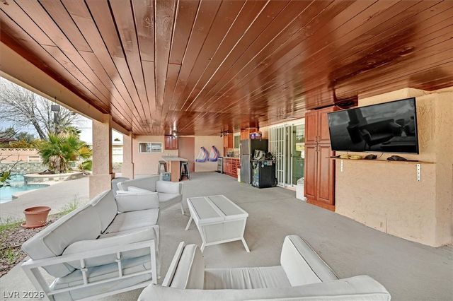 6304 Jennifer Court, Las Vegas, NV 89108