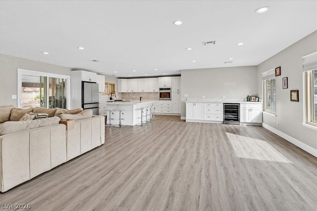 6304 Jennifer Court, Las Vegas, NV 89108