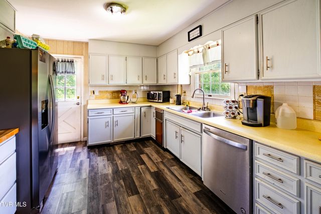 149 Hill Top Loop, Rogersville, TN 37857