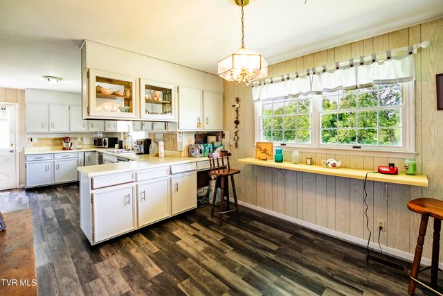 149 Hill Top Loop, Rogersville, TN 37857