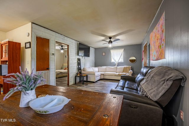 149 Hill Top Loop, Rogersville, TN 37857
