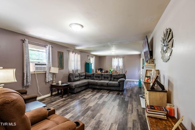 149 Hill Top Loop, Rogersville, TN 37857