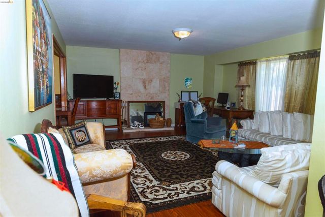 767 Marlesta Rd, Pinole, CA 94564